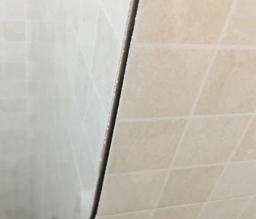 荷塘瓷砖空鼓维修公司分享阳台瓷砖脱落的修复过程可以分为以下几个步骤